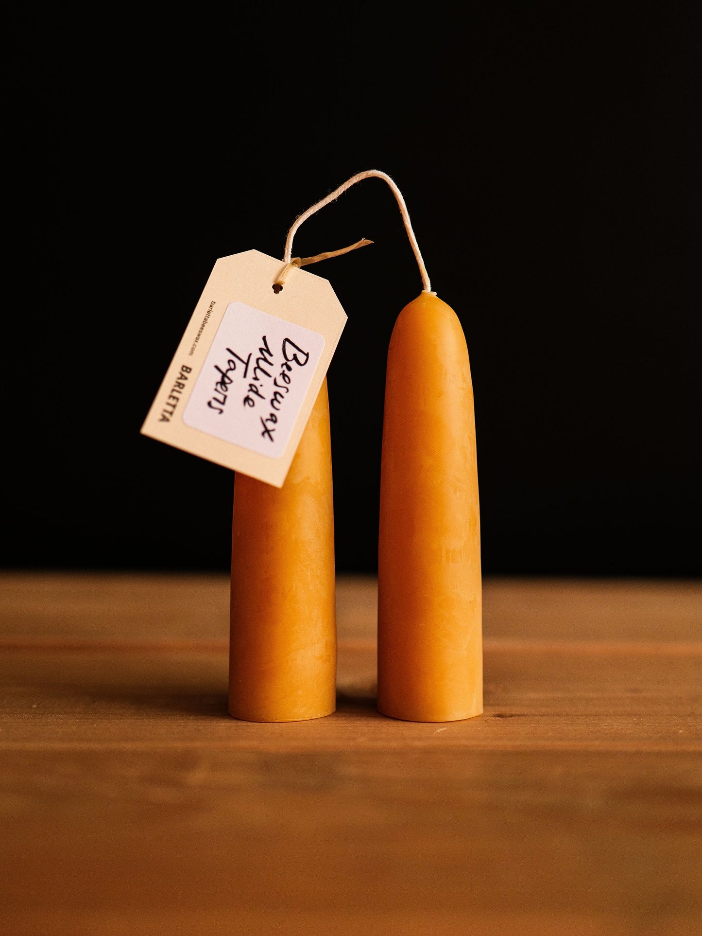 Paire de bougies à pied large - Barletta Bees wax