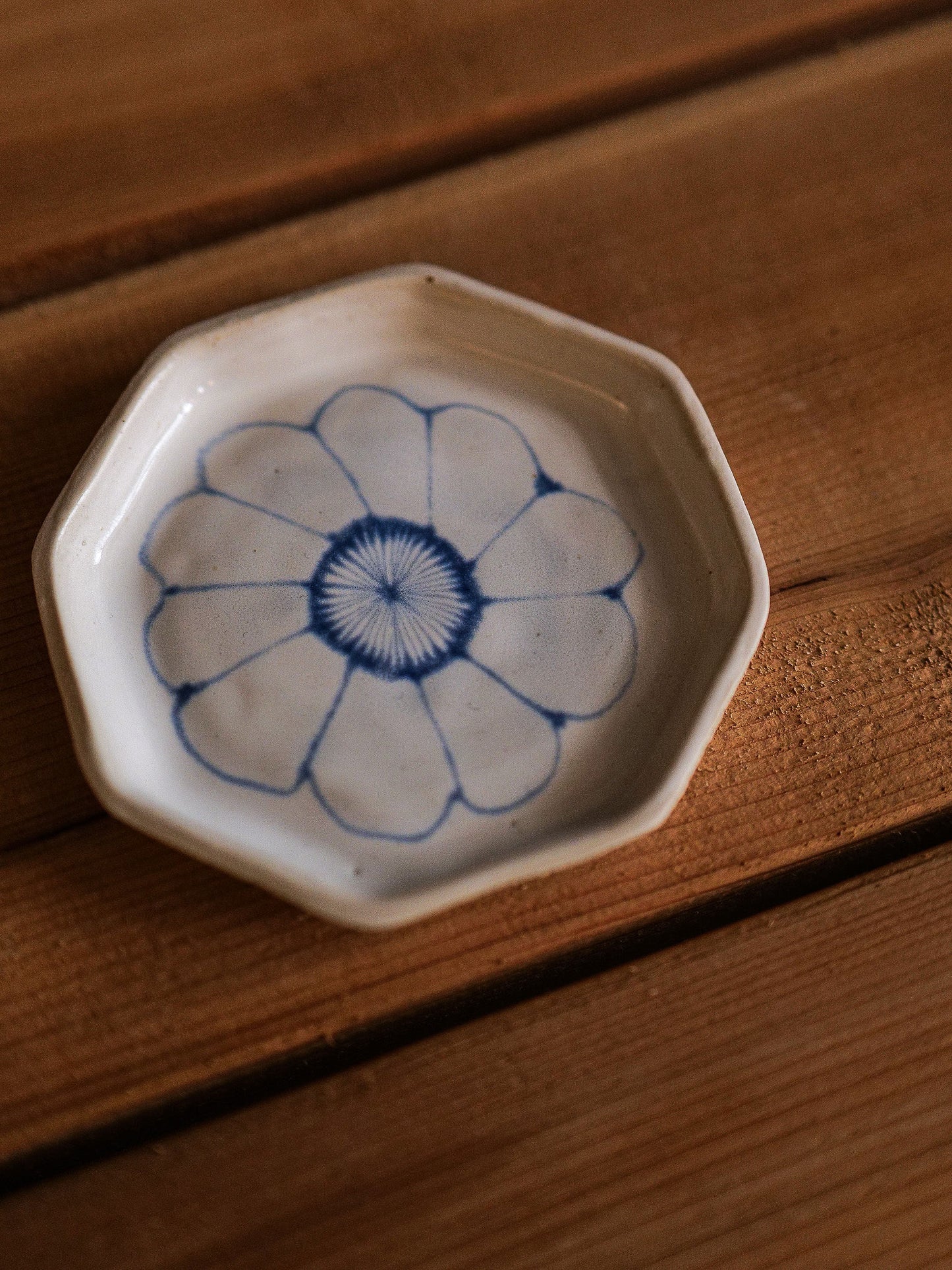 Assiette octogonale petite Blanche Spako Clay