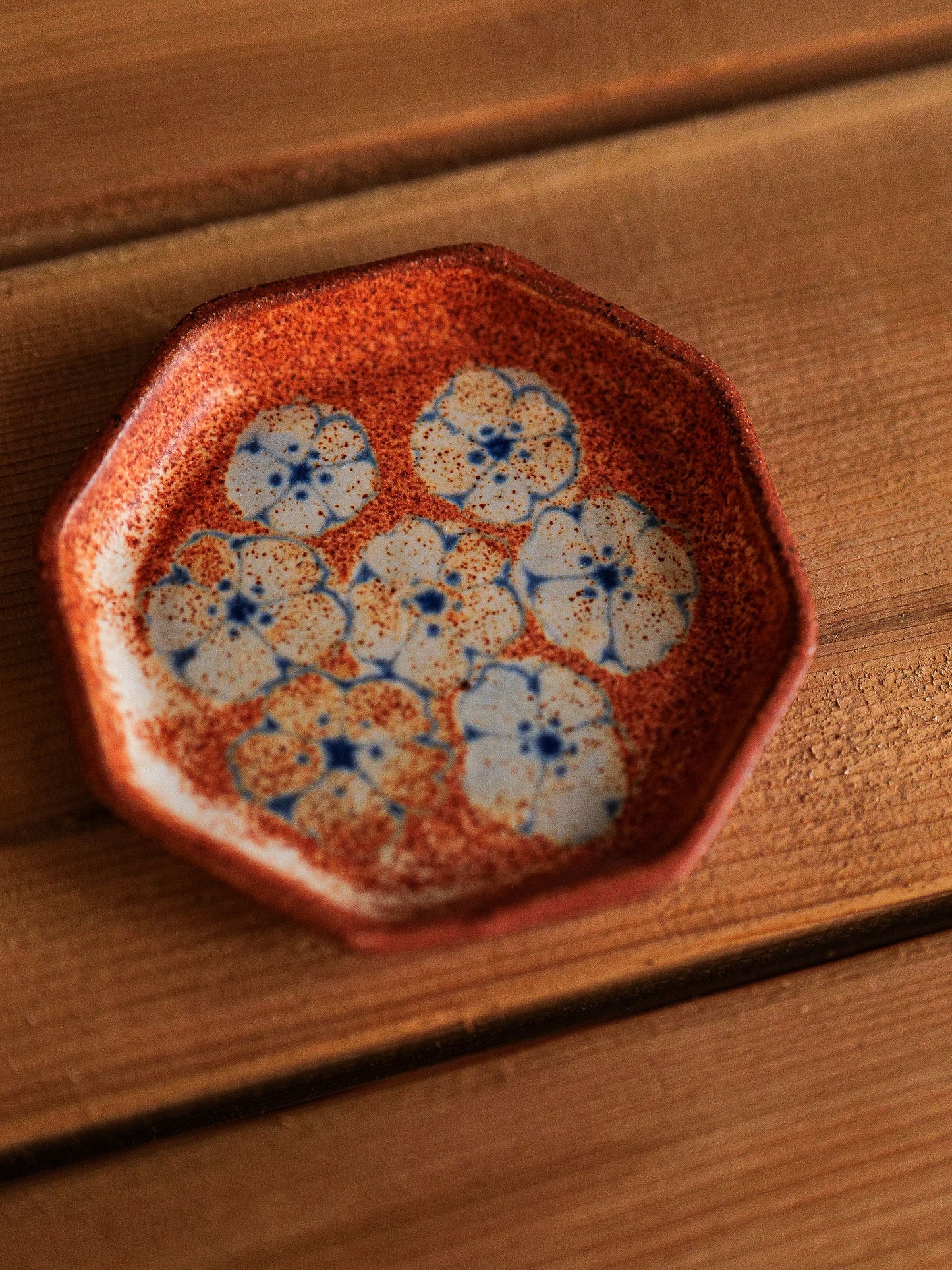 Spako Clay octagonal small gold/white plate