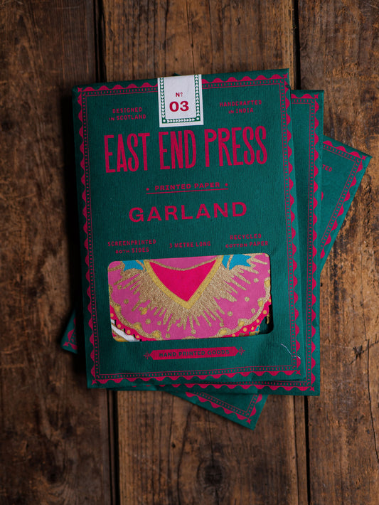 Guirlande de coeurs mexicains cousue - East End Press