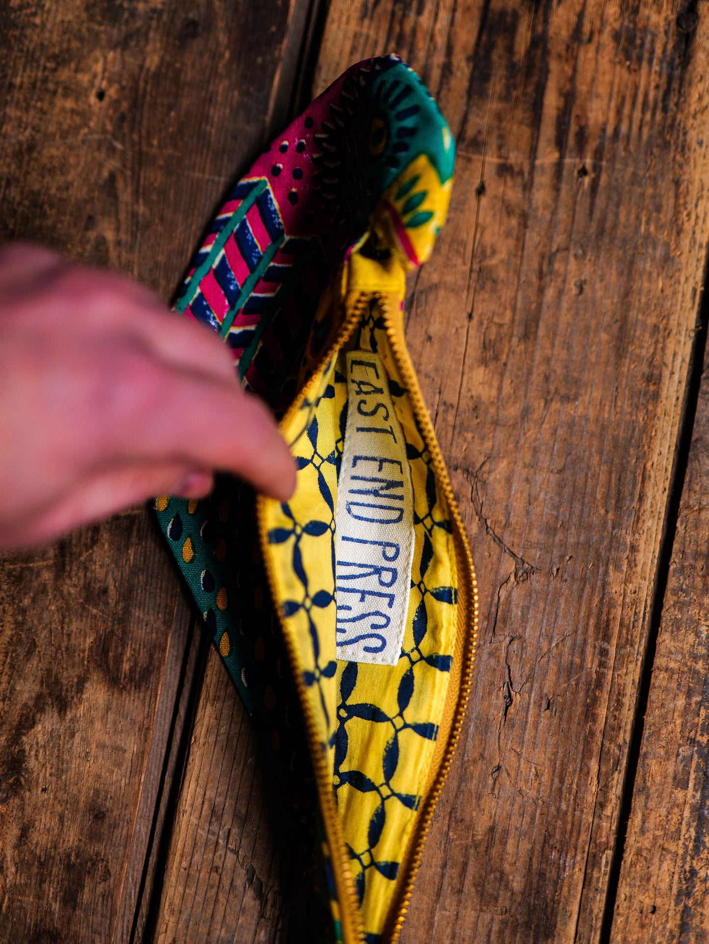 Pochette à crayon perroquet - East End Press